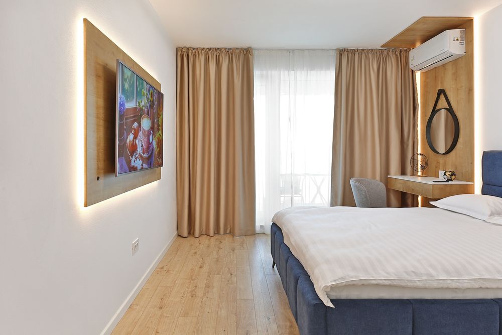 Apartamente Regim Hotelier Coresi Mall