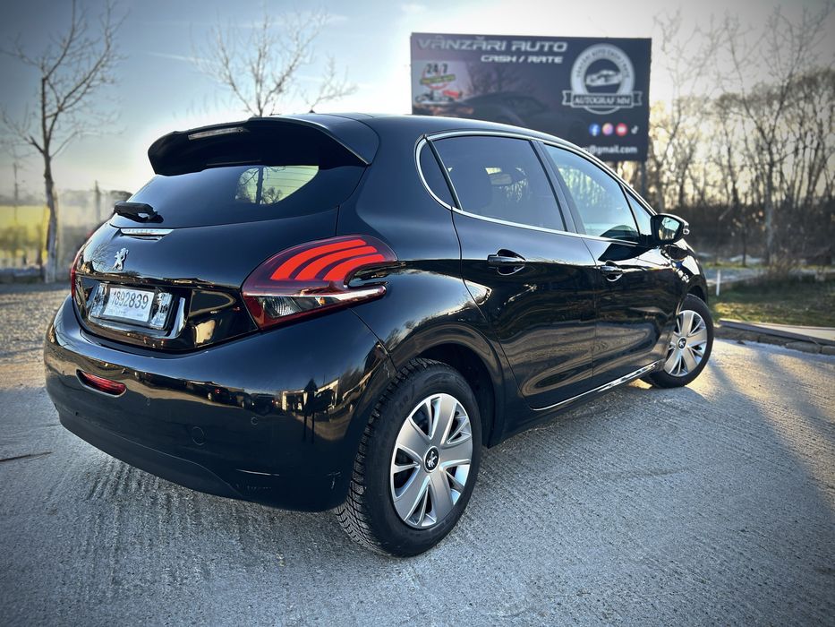 Peugeot 208 / 2017 / 1,6Hdi / euro 6 / panoramic