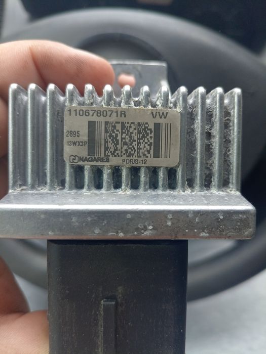 Vând Releu de origine Renault  pentru bujii incandescente pentru motor 1.5 diesel