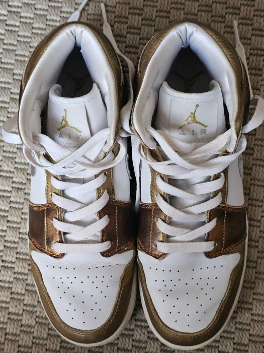 Air Jordan 1 Retro High Metallic White Gold 39 EU за Момиче