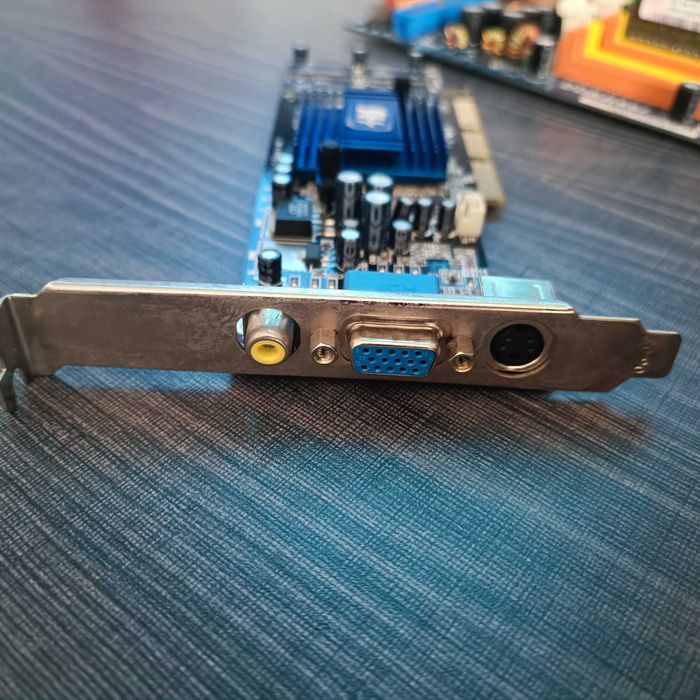 Placa video Geforce 4 MX440 AGP