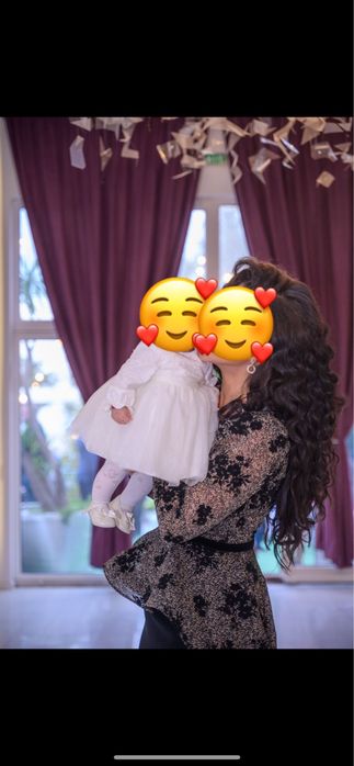 Rochie cu insertii catifea si trena