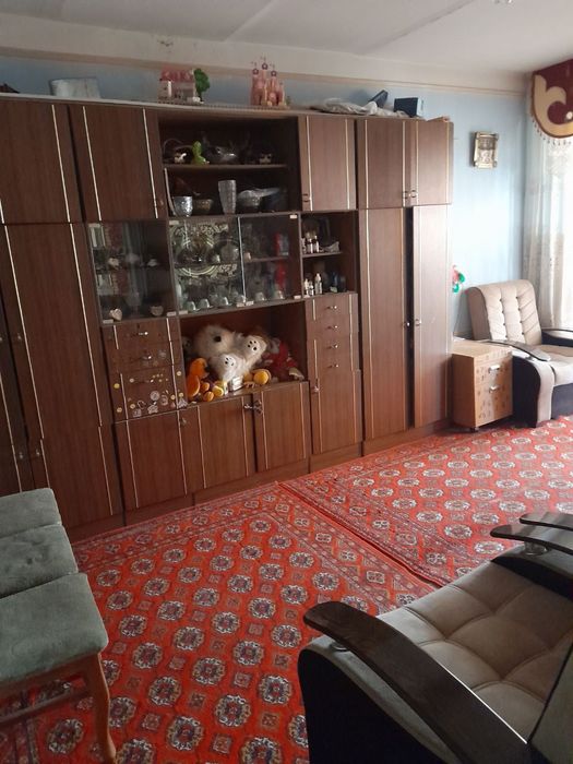 Продаётся 2-х переделанная в 3-х комн.квартира.