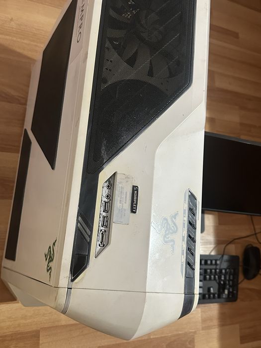 Vand unitate Gaming la un pret foarte mic.