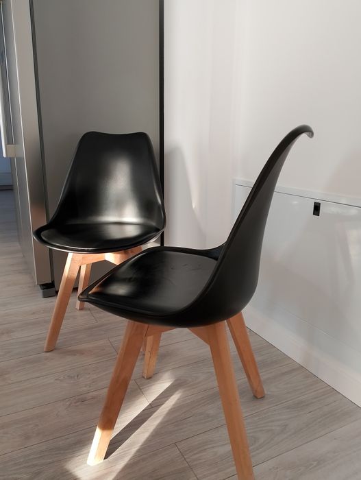 Vând set două scaune