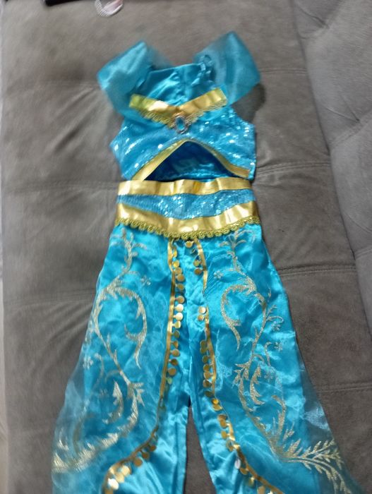 Продам костюм  детский