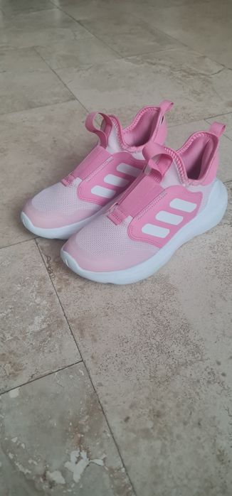 Adidasi fete roz marca adidas mas 35.5