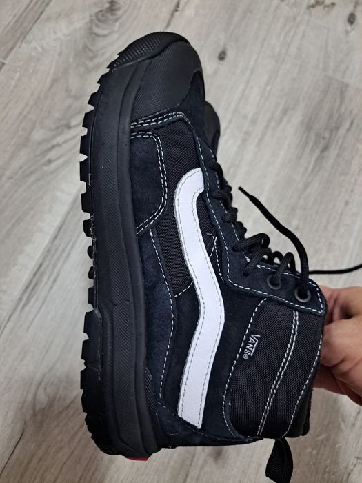 Зимни кецове Vans