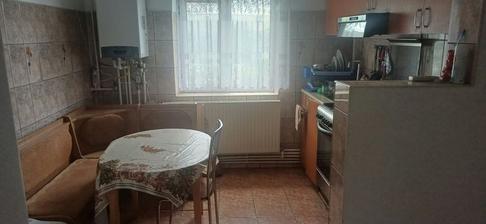 Închiriez apartament 3 camere Valea Lupului