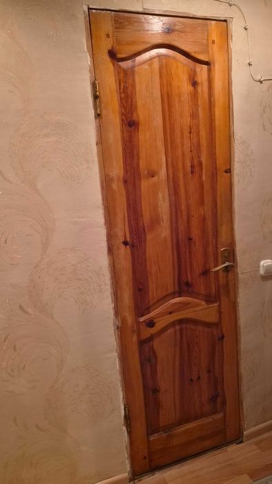 Двери из натурального дерева