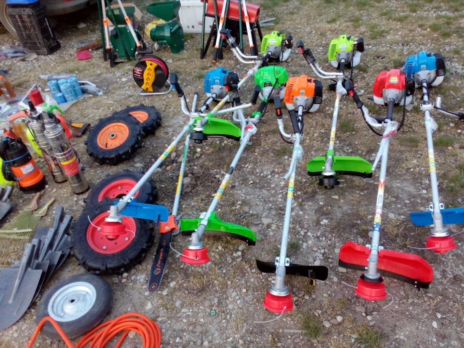 Motocoasa cu motor in 4 timpi