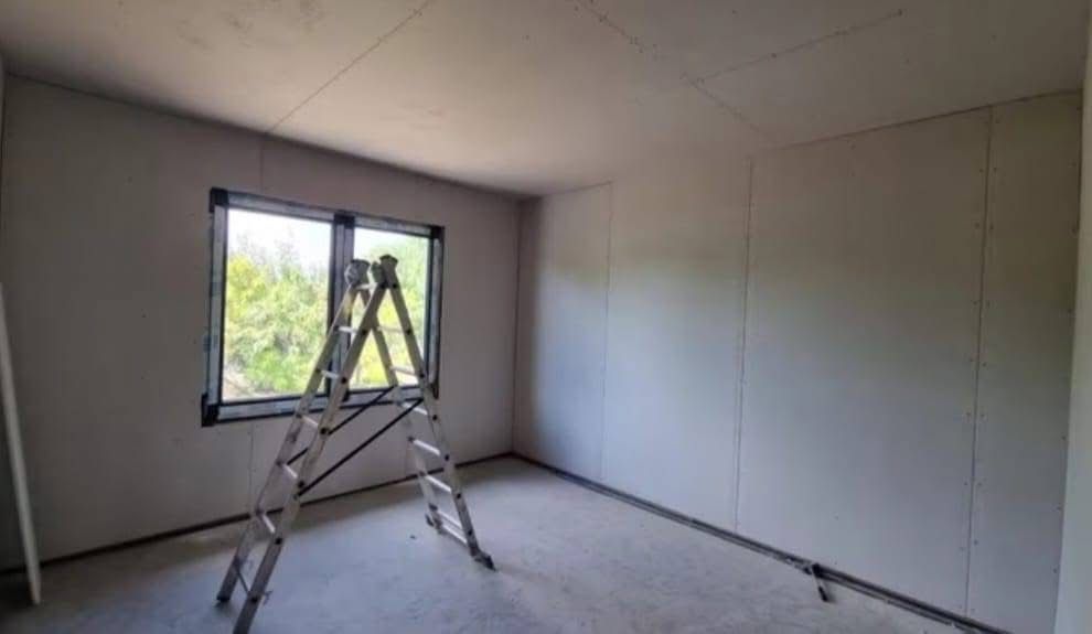 Vand case modulare pe structura metalica