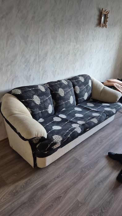 Продава запазен разтегателен  дивандиван