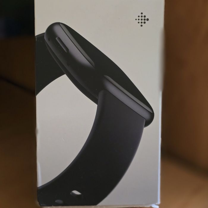 FitBit Versa 4 нов