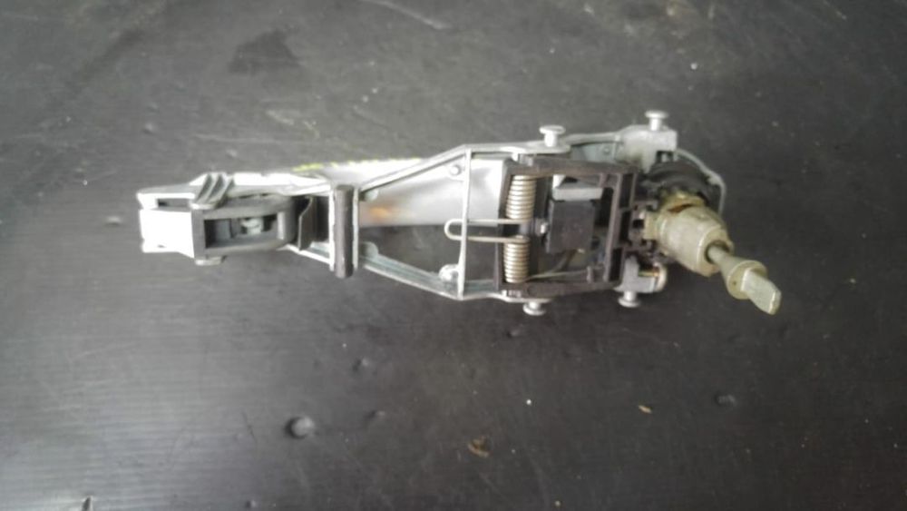 Maner usa stanga fata vw jetta 3 2004-2010 1k0837886