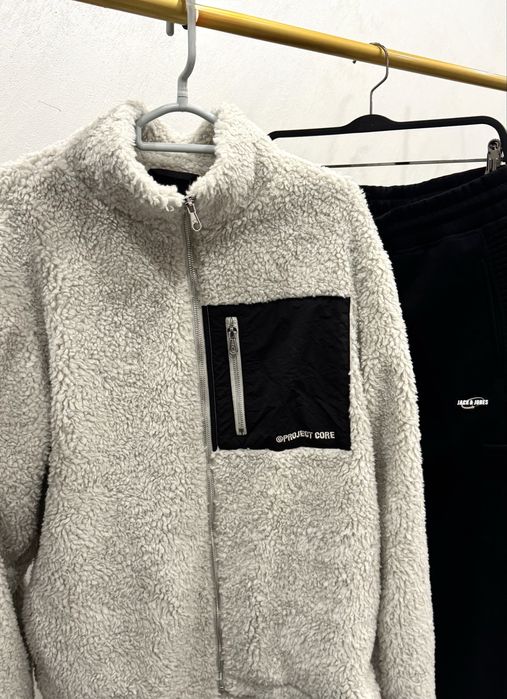 Мъжки дрехи на едро