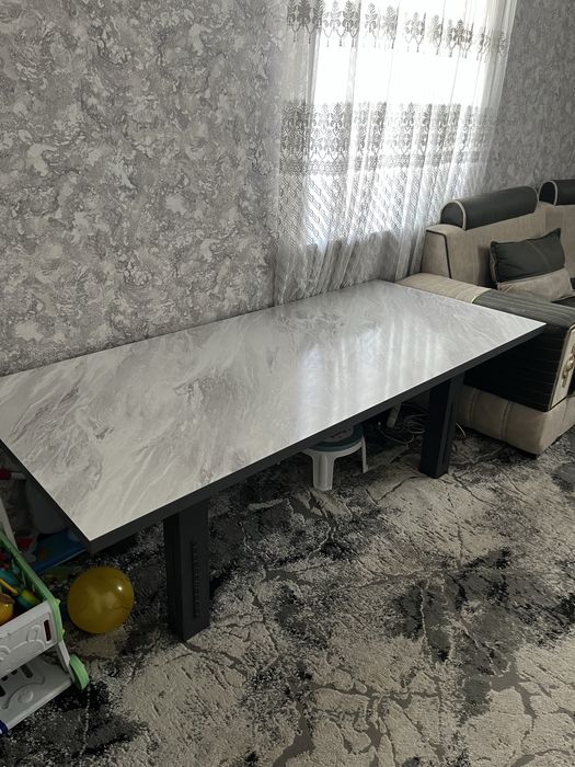 Продается диван со столом, комплект