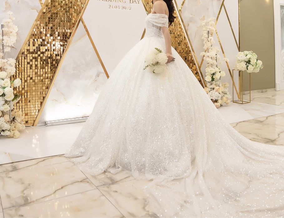 Свадебное платье