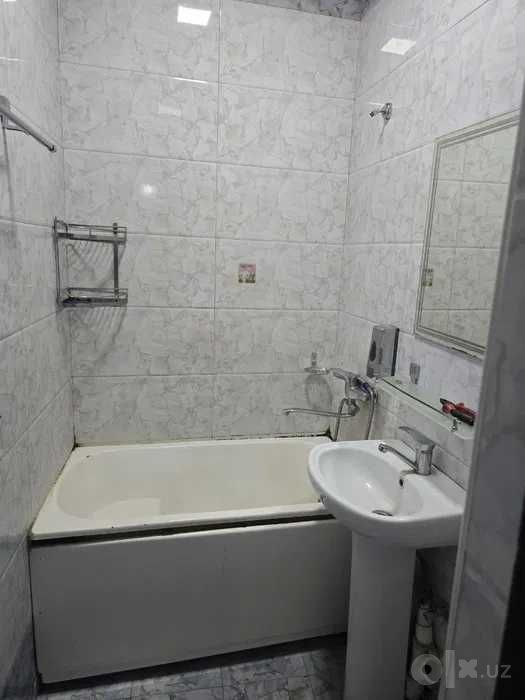 Юнусабад 17, 3в4/2/5 Улучшенка  78м2 Ориентир: Сайрам