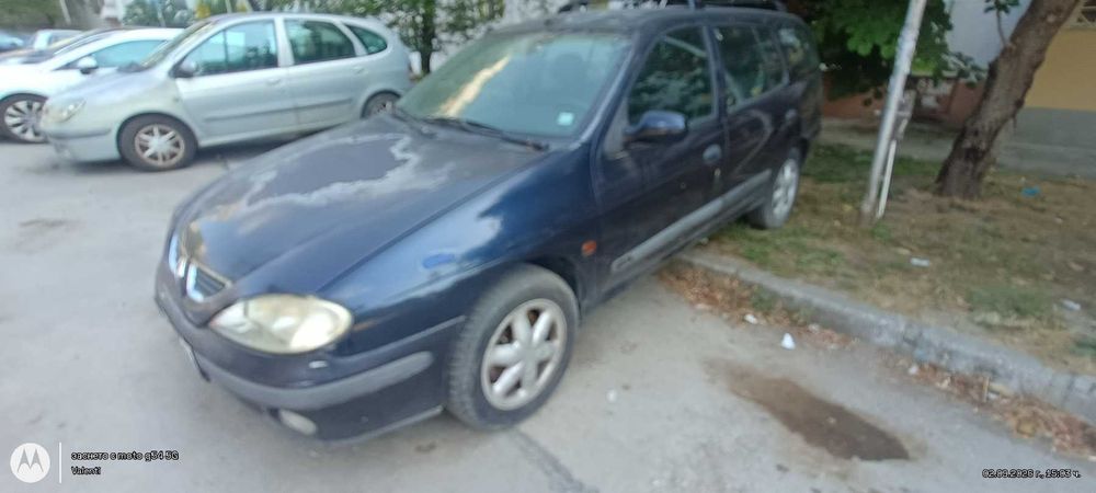 Продавам Рено меган гранд тур 2000г.