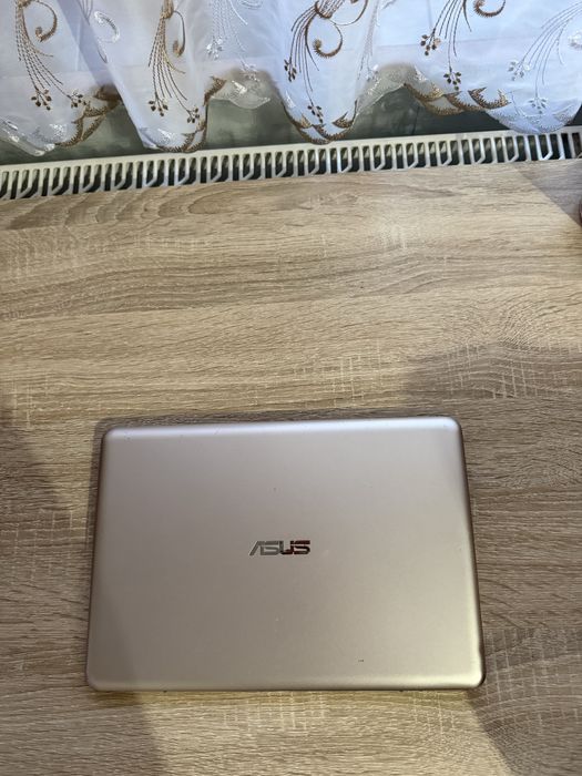 Laptop asus pentru birou