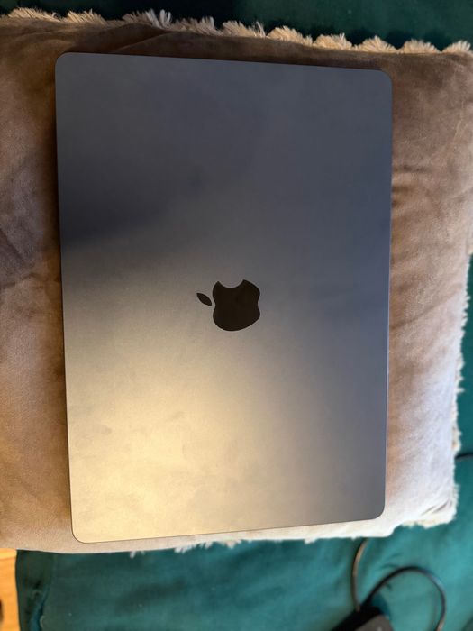 MacBook Air 15 инча M3 чип Midnight