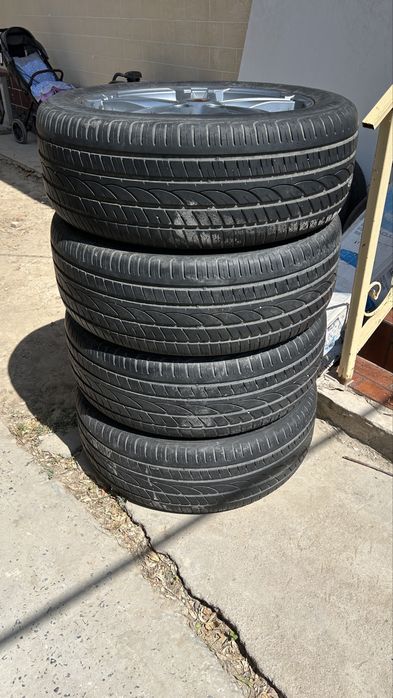 Шины 305/45/22 летние комплект