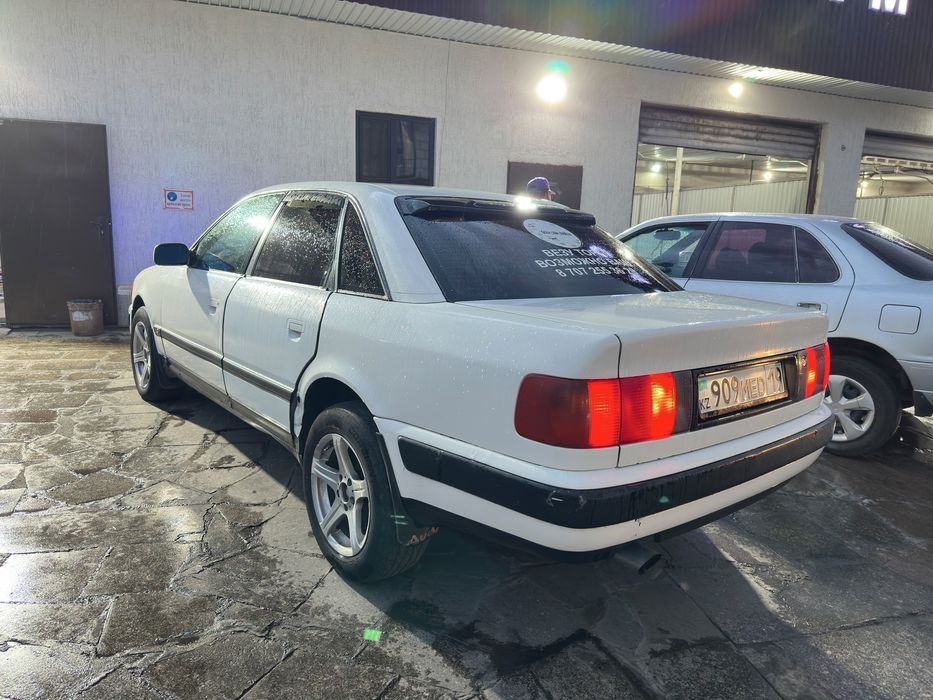 Продам Ауди 100 с4 коробка автомат