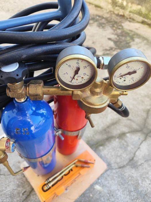 Мобилен оксижен с 2х3.5 литра бутилки