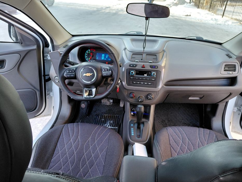 Продам новую машину пробег 8000