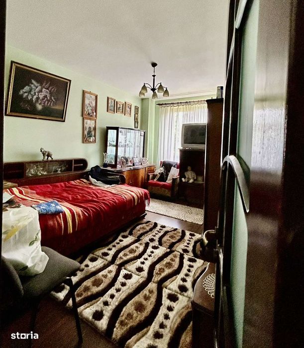 Vilă 1000 mp teren, 6 camere, garaj 2 mașini, foișor - Valea Lupului