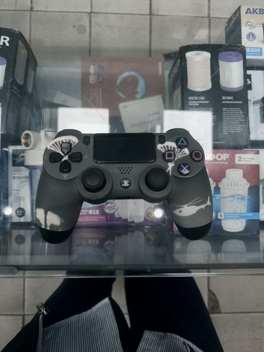 Джостик для PS 4.