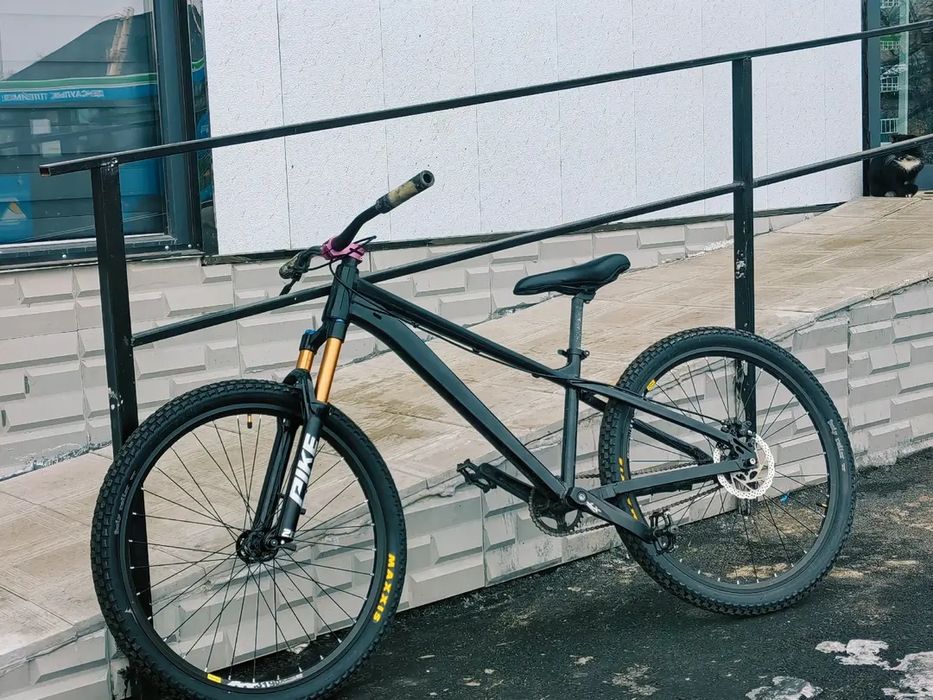 ПРОДАЁТСЯ РАМА  в отличном состоянии