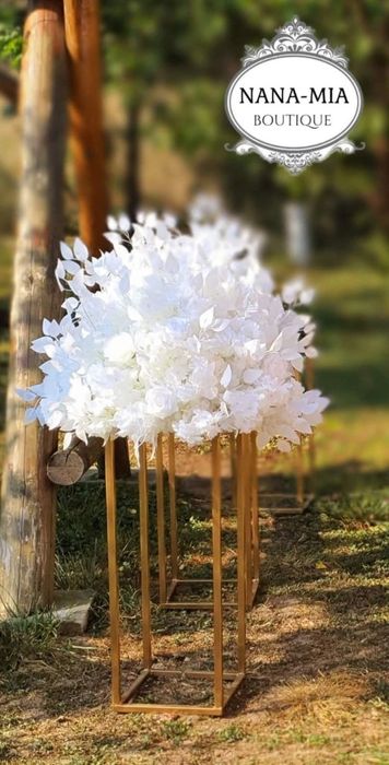 De vanzare Aranjament floral +Stâlpi metalici