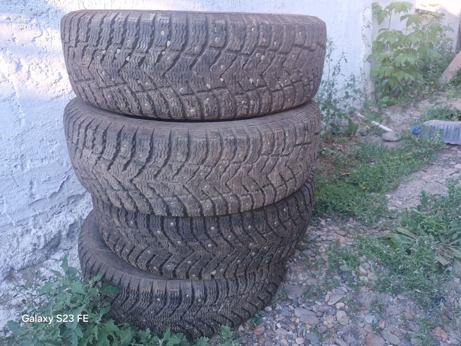Продам шины на 15 размер