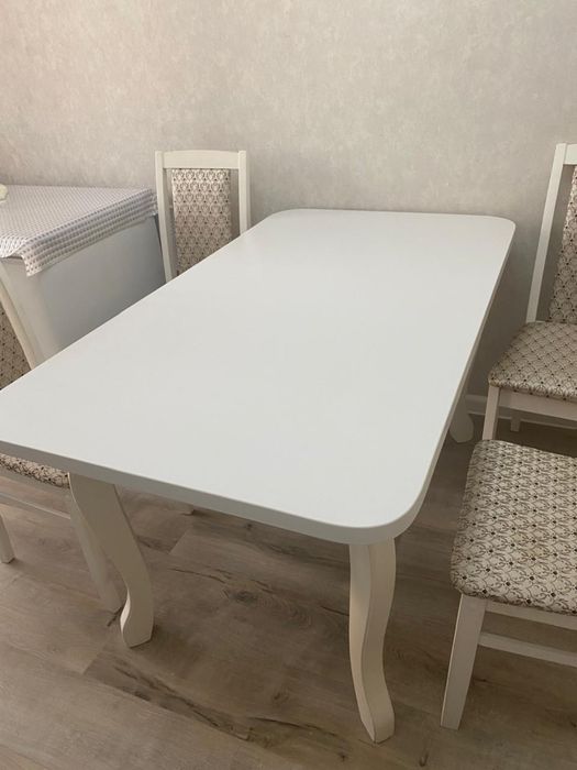 Продам обеденный стол с 6 стульями