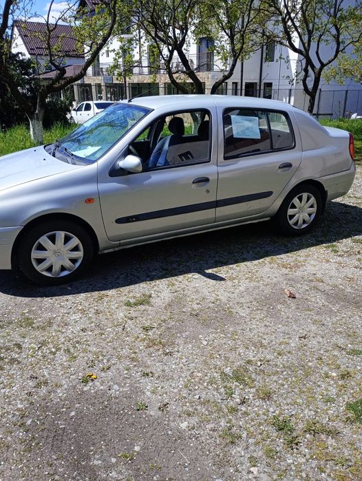 Vând Renault Clio