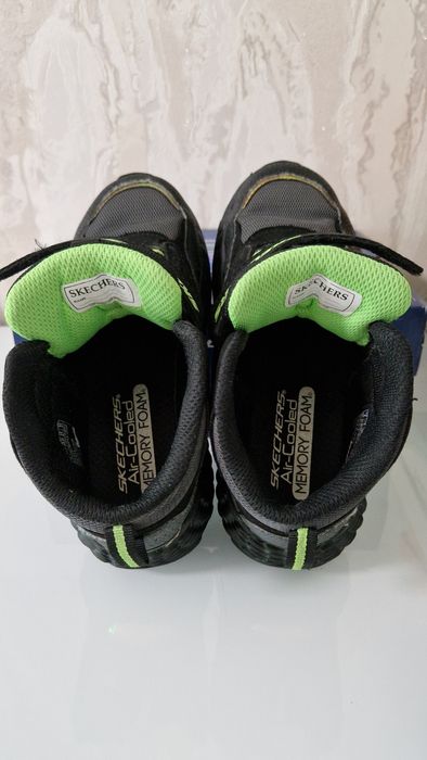 Продам ботинки Skechers! Срочно!