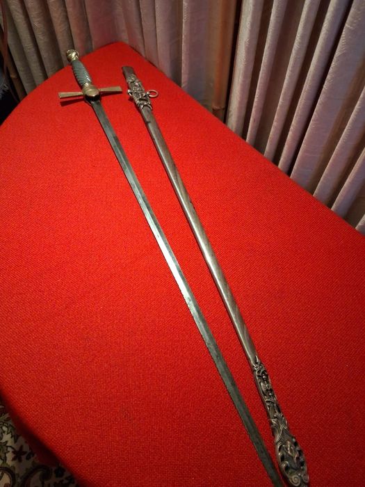 Vand sabie de colecție