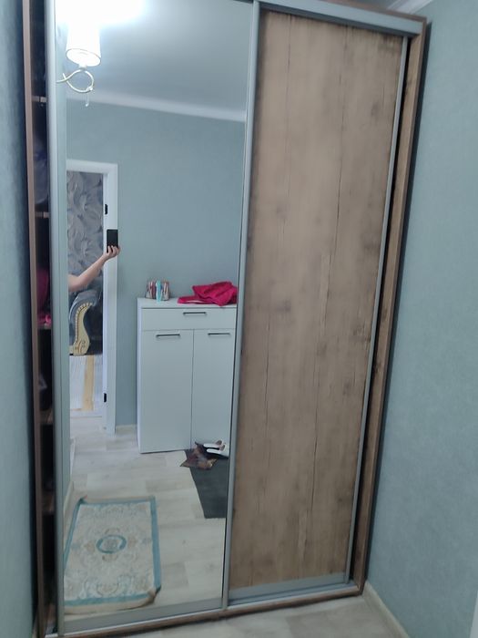 Диван уголок,прихожая