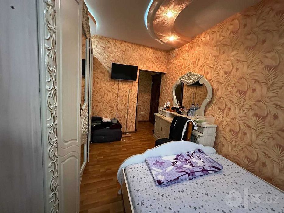 Продается 3-комн. квартира с ремонтом, подвалом и огородом (г. Чирчик)