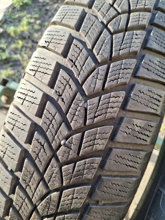 2  Anvelope de iarnă  155 70 r19 Goodyear