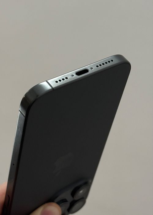 iPhone 15 Pro Max 256GB - Titanium Blue & Black Neverlocked