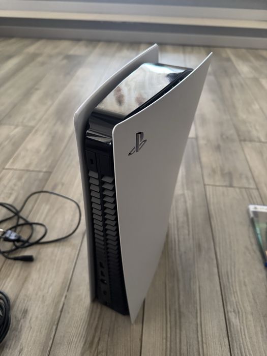 Consola Playstation 5 Disc Edition + 5 jocuri