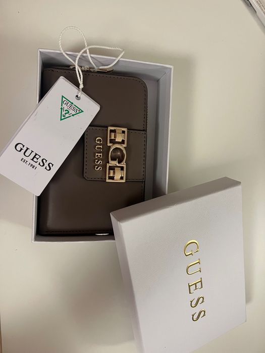 GUESS дамско портмоне – чисто ново, неизползвано