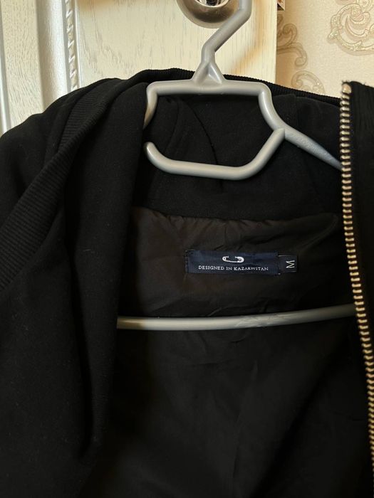 Черная зипка-худи Howe