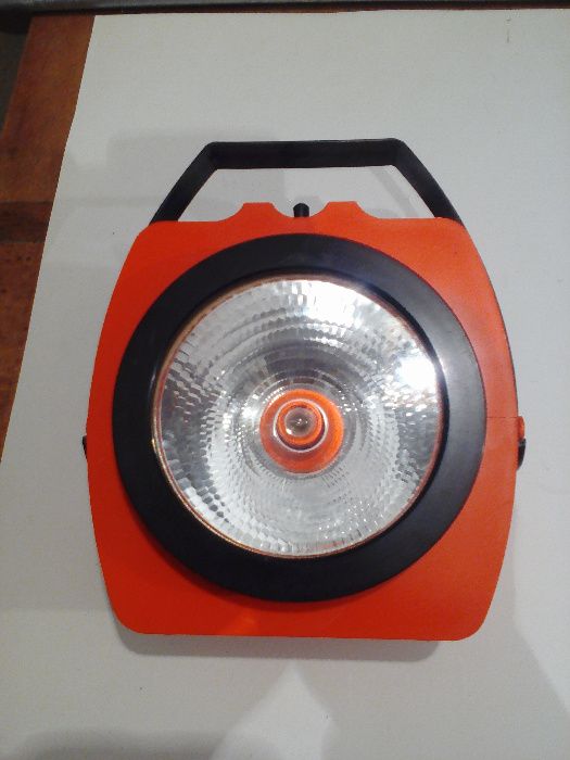 Продавам Нов ел. фенер