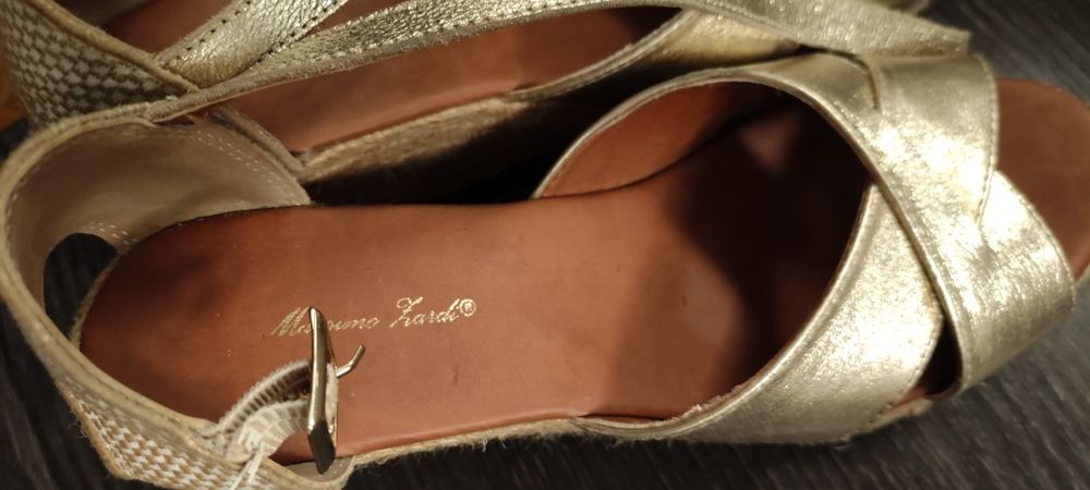 Златни сандали, естествена кожа, 38 номер