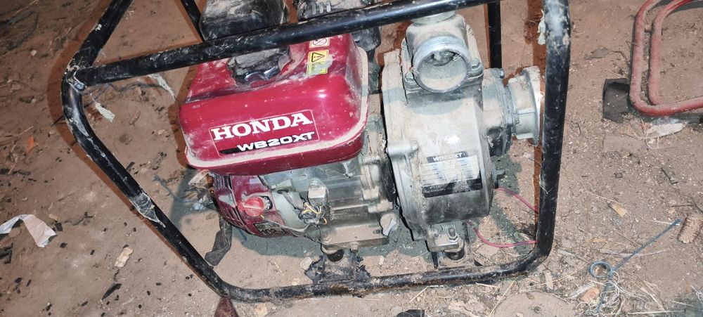 Vând pompa de apa honda