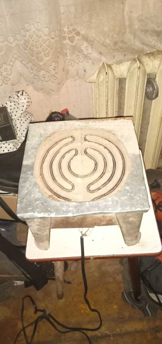 Продам электроплитку  5000 тенге.